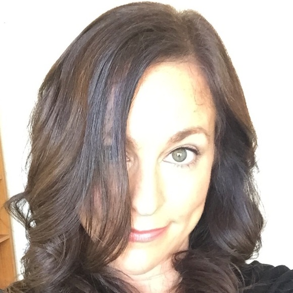 Meet your Posher, Amanda - Picture 1 of 1